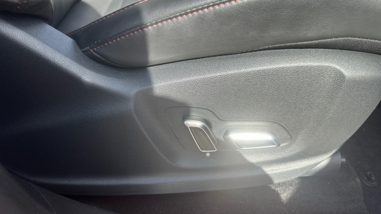 MG Hs 1.5 T-GDI Exclusive 5dr Petrol Hatchback